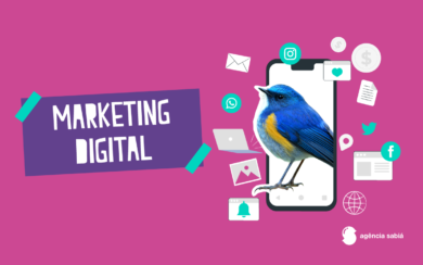 Imagem em fundo roxo com passarinho em celular, com os escritos "Marketing Digital" 